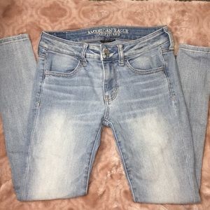 AMERICAN EAGLE JEANS